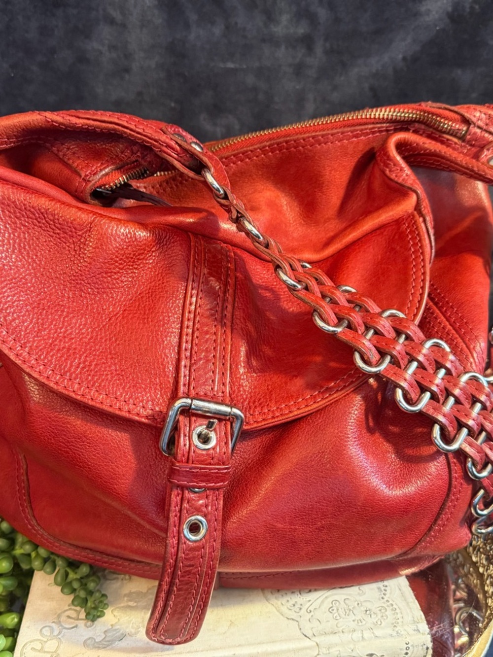 Gorgeous Tano large Red Leather Chain-Accent Shoulder Bag